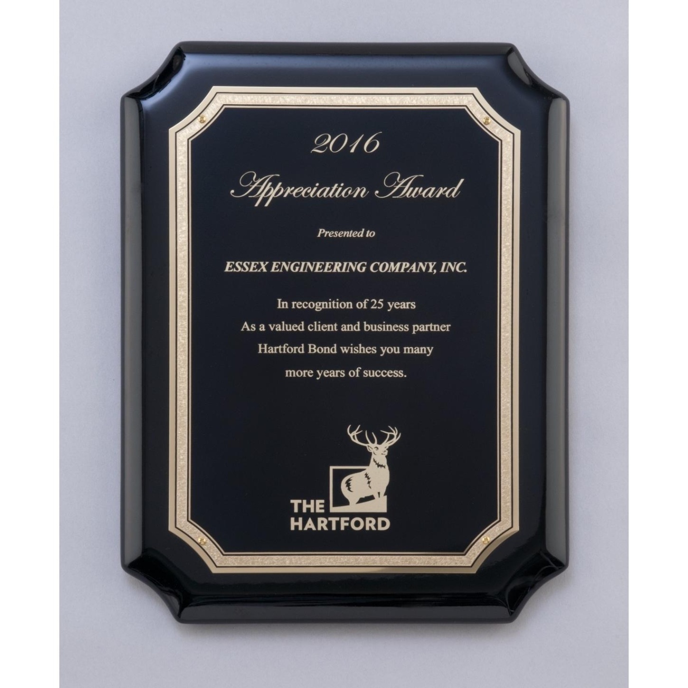 award plaque designs Bulan 1 Black Wood High Gloss Plaque with Gold Florentine Border Plate
